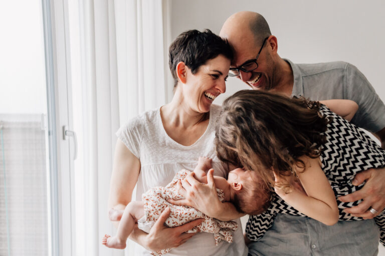 Entspanntes Babyshooting Zuhause in Chur